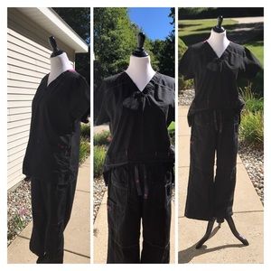 Black and pink Wonderwink Flex scrub set LP